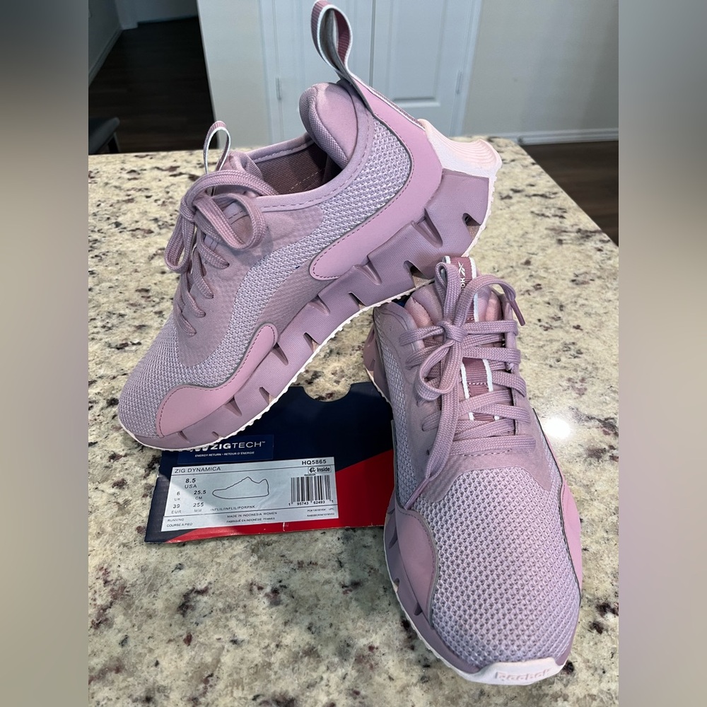 Reebok Women's Zig Dynamica Sneaker Size 8 1/2